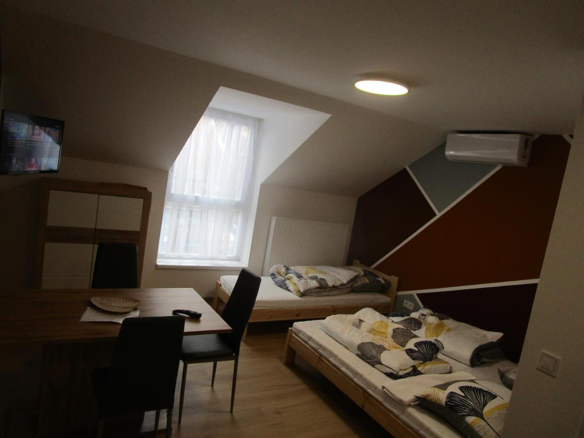 Hódmezővásárhely Veroland Maganszallashely מראה חיצוני תמונה