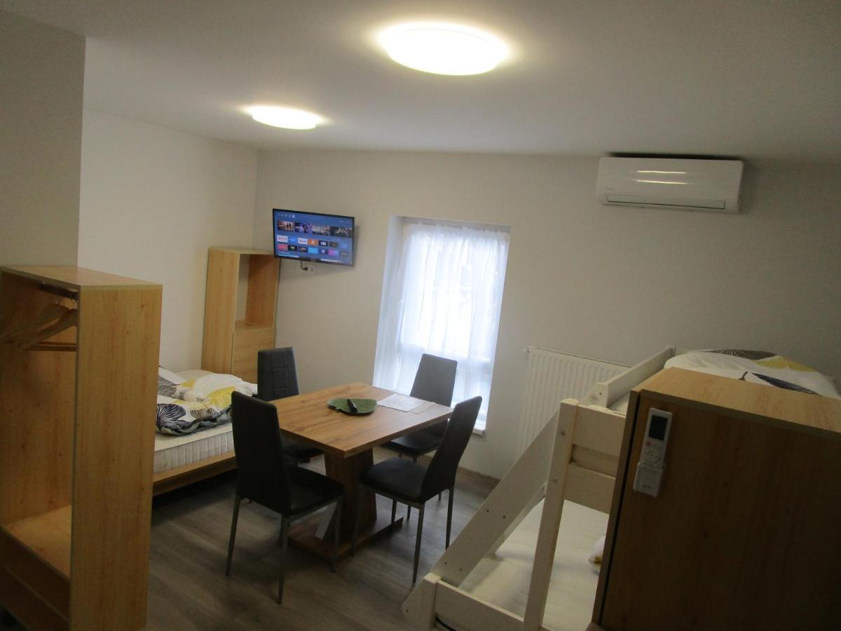 Hódmezővásárhely Veroland Maganszallashely מראה חיצוני תמונה